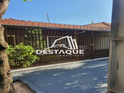 Casa para Venda, em Presidente Prudente, bairro Vila Claudia Glória, 3 dormitórios, 2 banheiros, 4 vagas